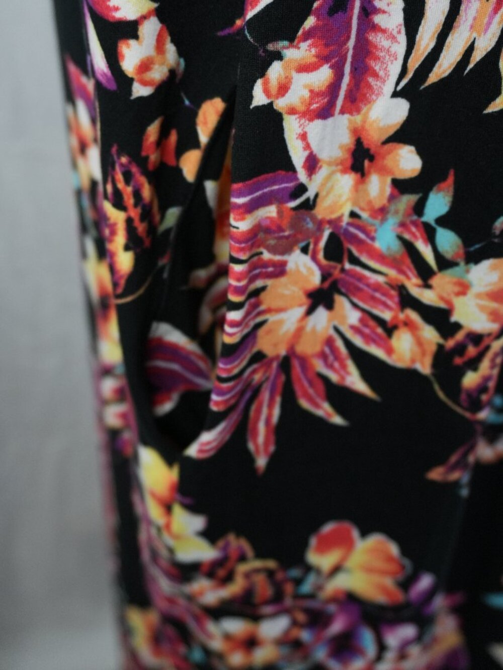 NWT Maxi Dress with Pockets Glitzy Girlz Womens XL Floral Hawaiian Beach Soft - Picture 2 of 6